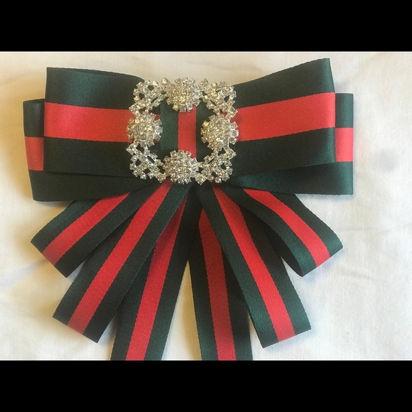 Holiday Christmas Brooch w/ Ribbon Rhinestones NEW - Picture 3 of 8